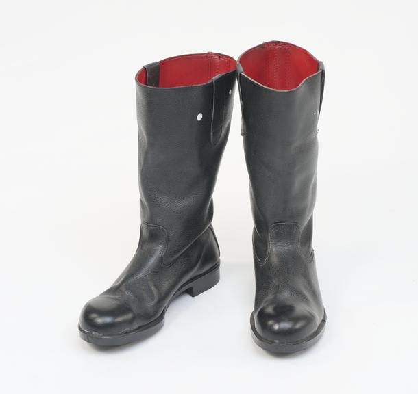 Pair of protective boots