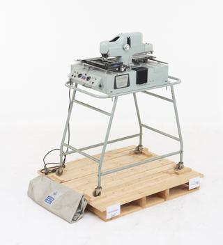 Double-beam recording microdensitometer