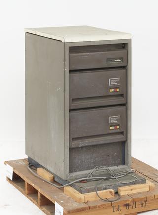 Power unit by Instrumental Colour Systems