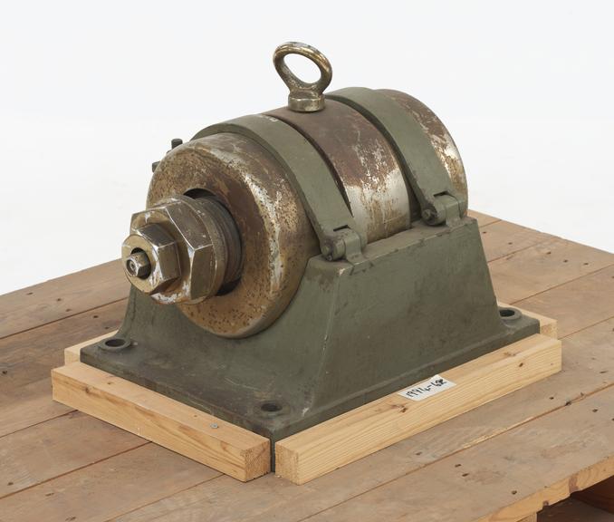 Steel autoclave with support