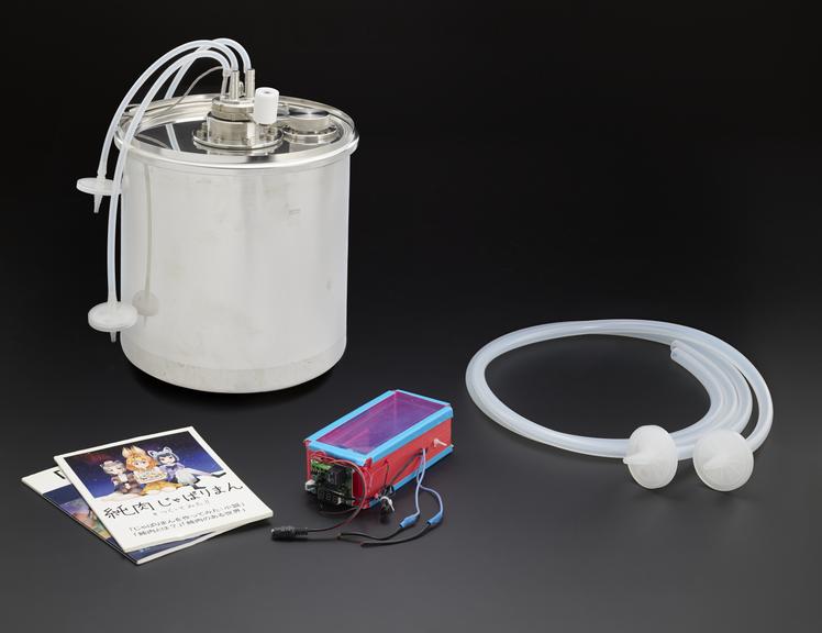 Repurposed pressure cooker bioreactor, with pipework, for growing cultured meat