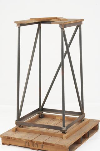 Varian HR 220 nuclear magnetic resonance spectrometer