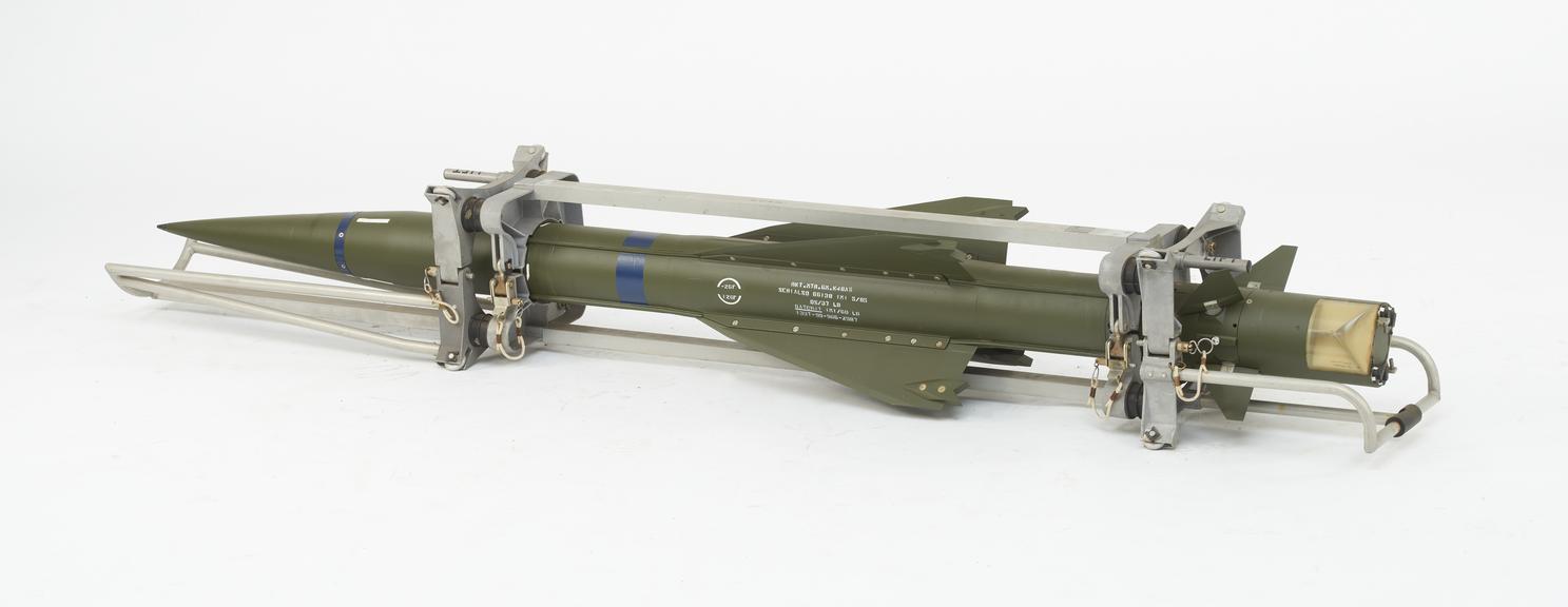 Rapier anti aircraft guided missile (1987)