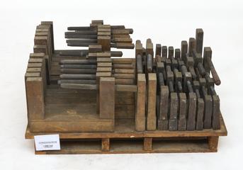 34 wooden joiners' screw cramps