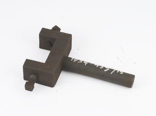 Tool holder with 2 binding screws