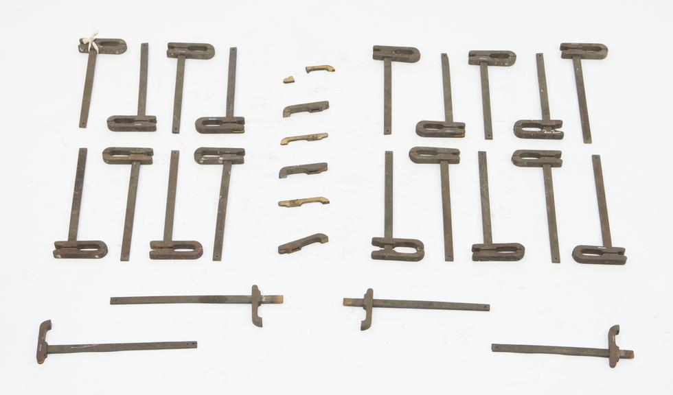 22 light wooden veneer cramps