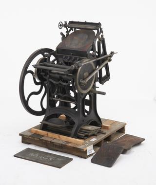 Cropper platen treadle press