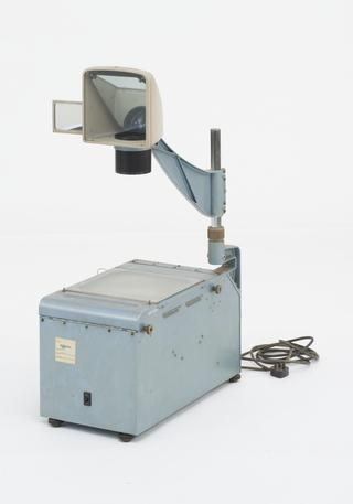 An overhead projector "Master View-Graph" by international tutor machines