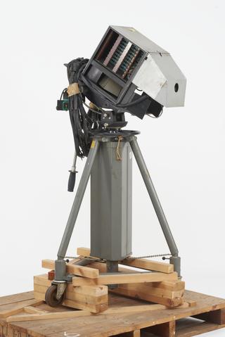 High speed thermal imager, resolution 1MR, camera unit on tripod