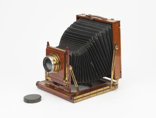 Triple Victo Stand Camera