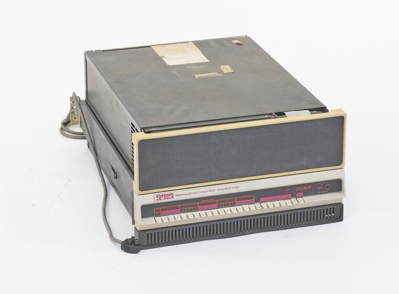 Digital Equipment Corporation  PDP 11-05 Minicomputer S/n 9750