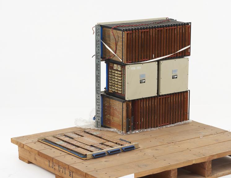 AEI 1010 core store assembly