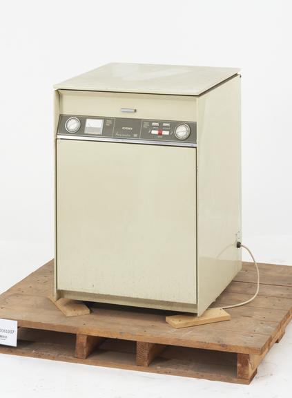 Analmatic 100 Centrifuge