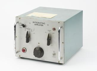 Integrating amplifier catalogue no. 12360