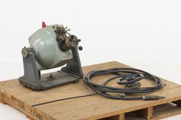 Three isotope containers for industrial inspection | Science Museum ...