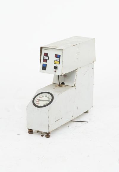 Automatic pour point apparatus