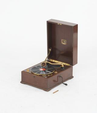H.M.V. gramophone, table grand model 461, 1927.