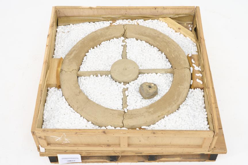 Full sized potter's wheel with inverted cone drive