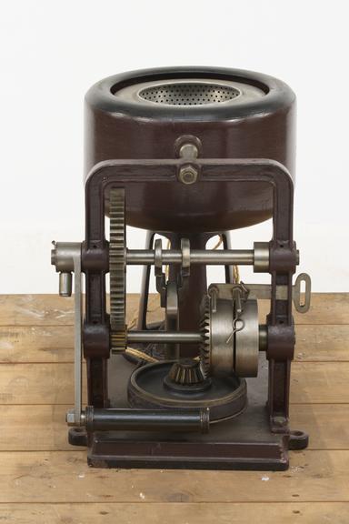 Hand-powered laboratory centrifugal machine with aluminium basket