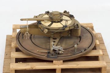 Base and turntable of large spectrometer by E.R.Watts and Son (1921)