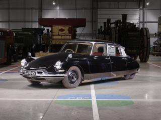 Citroen type DS19 automatically guided motor car