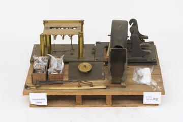"Napier machine for weighing and classifying gold coins"