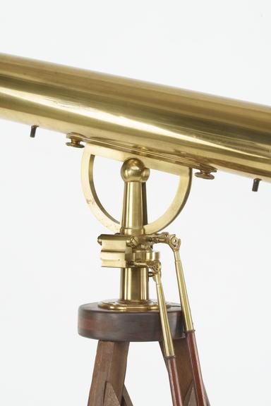 Brass refracting telescope of 4 1/2 inch aperture signed by Dollond