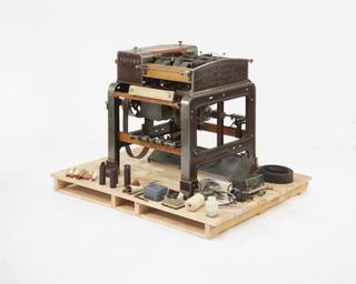 Shortened example of winding or spooling frame for supplying hosiery machine etc.