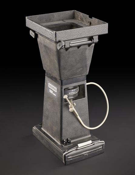 Camera for storage oscilloscope