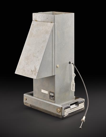 Camera for storage oscilloscope