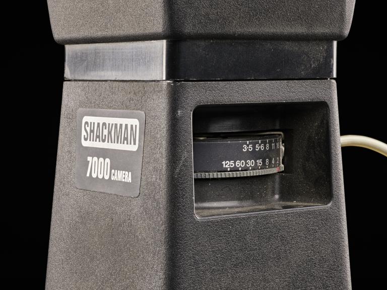 Camera for storage oscilloscope