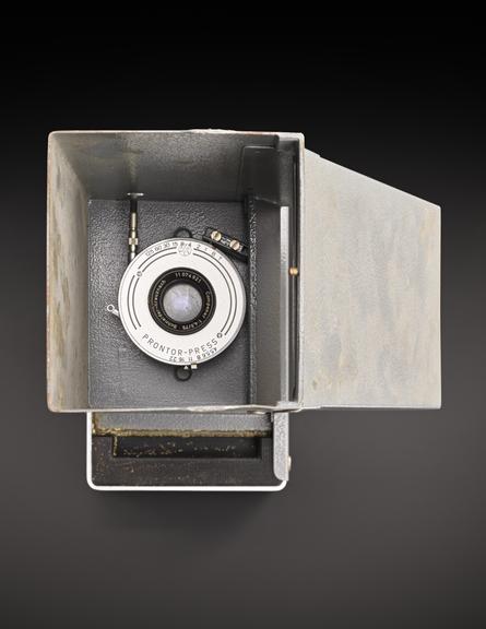 Camera for storage oscilloscope