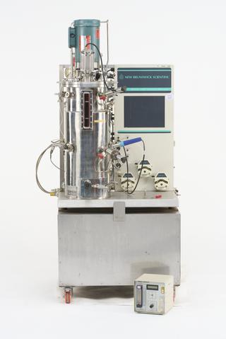 BioFlo 4500 bioreactor fermenter, used to grow yeast cultures and bacterial strains including genetically modified organisms.