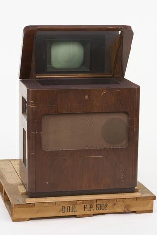 EKCO type TSC48 12-inch Console TV/radio Receiver