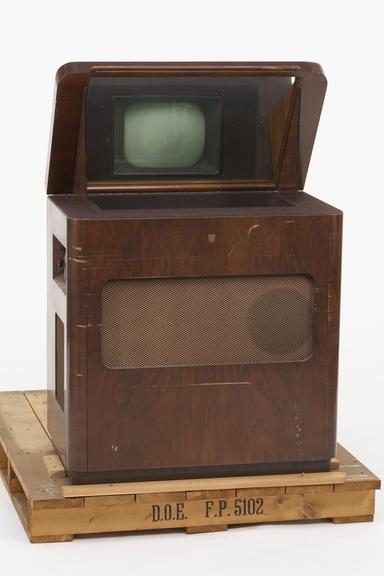 EKCO type TSC48 12-inch Console TV/radio Receiver