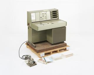 Nuclear magnetic resonance spectrometer