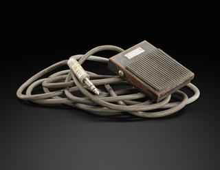 Treadlite pedal button for real-time ultrasound scanner