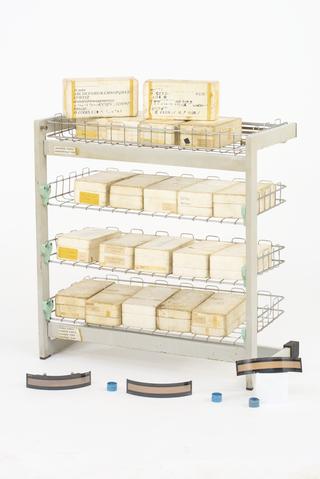 Wire Rack with Font Sectors