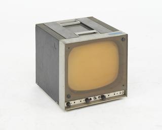 Multi-standard black-and-white picture monitor