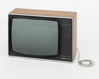 Philips 26 inch colour television receiver model 670 (G11 series)