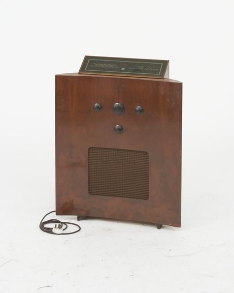 Murphy "baffle " console receiver type A188C, 1952