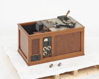 Sullivan and Griffiths substandard wavemeter, type R209, 1947