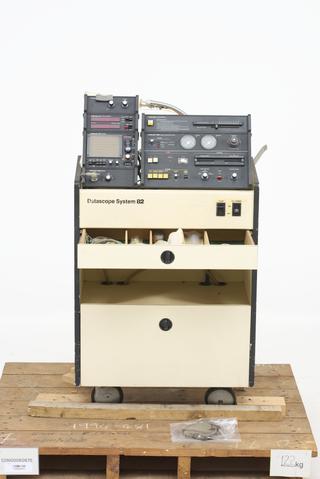 Intra-aortic balloon pump, England, 1975-1980