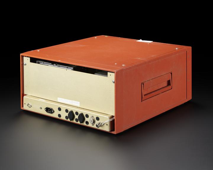 A System 85, Real-Time Ultrasound Scanner Unit.