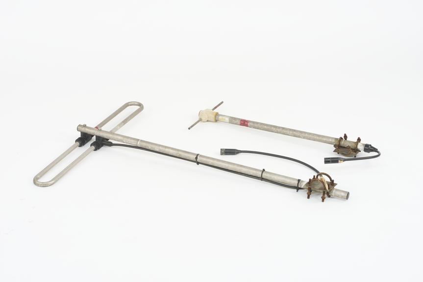 Two DIPOLE AERIALS