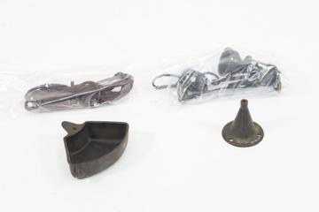 1 lamp stand & shade