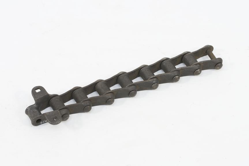 Short length Bagshawe's pintle chains No. 170 showing K1 attachment link