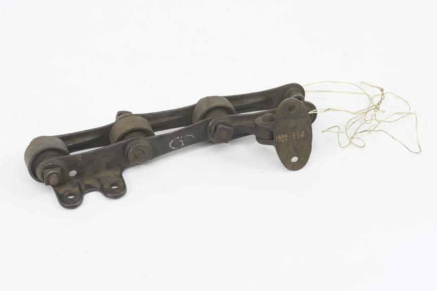 Short length Bagshawe's interlocking bolted roller chains No. 194