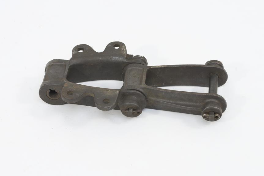 Short length Bagshawe's "BB" steel bushed chains No. 600 showing K2 attachment link