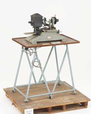 Projector on carriage